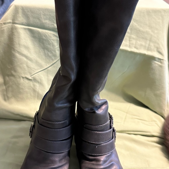 Journee Brinley Wide Calf Riding Boots - Picture 4 of 4